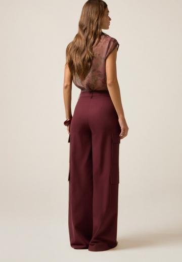 Брюки с накладными карманами