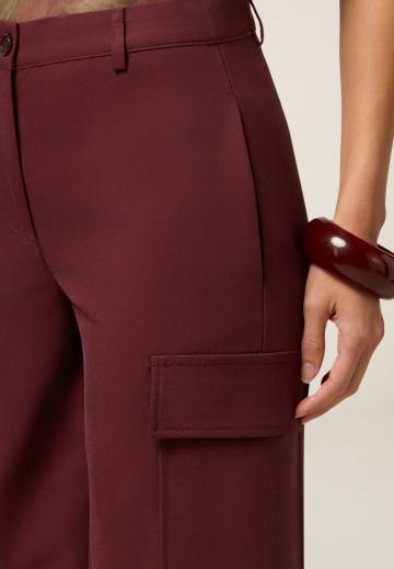 Брюки с накладными карманами