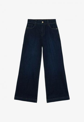 Клешеные джинсы