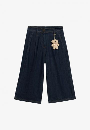 Короткие джинсы