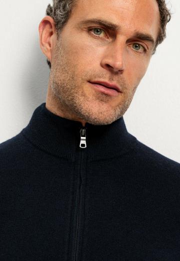 Вязаная кофта