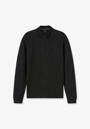 Вязаная кофта