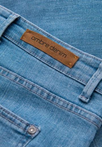 Узкие джинсы