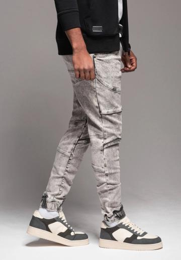 Узкие джинсы