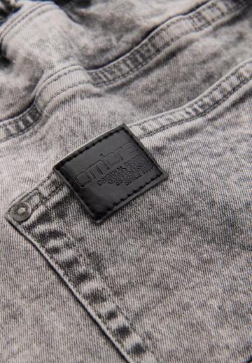 Узкие джинсы