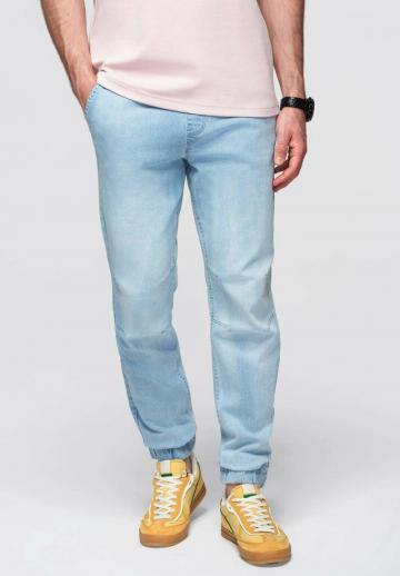 Узкие джинсы