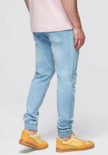 Узкие джинсы