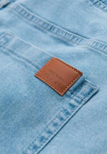 Узкие джинсы