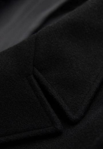 Короткое пальто