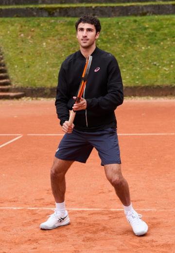 Теннисные кроссовки