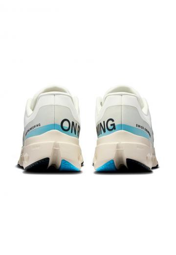 Беговые кроссовки