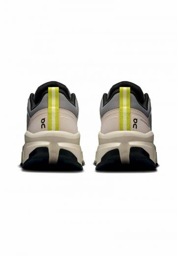 Походные ботинки