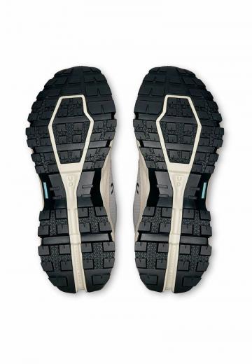 Походные ботинки