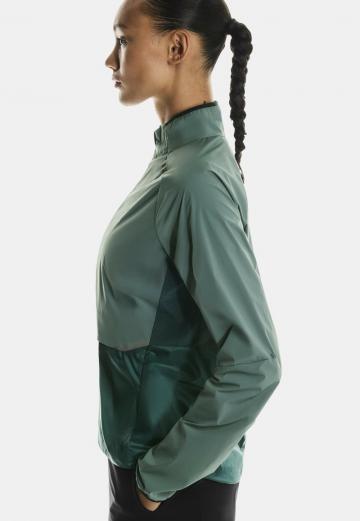 Спортивная куртка