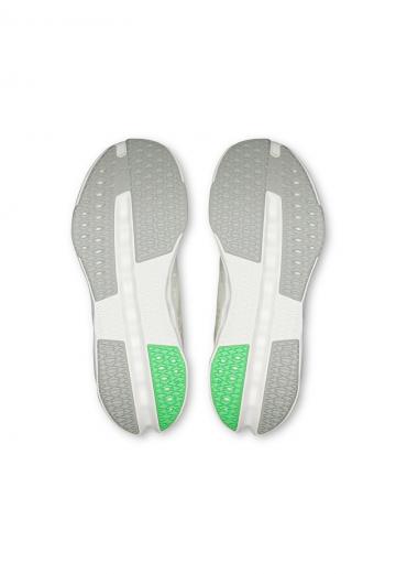 Беговые кроссовки