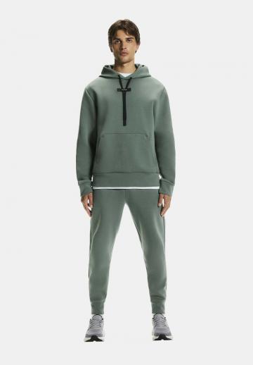 Спортивная кофта