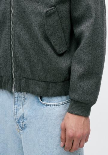 Куртка бомбер