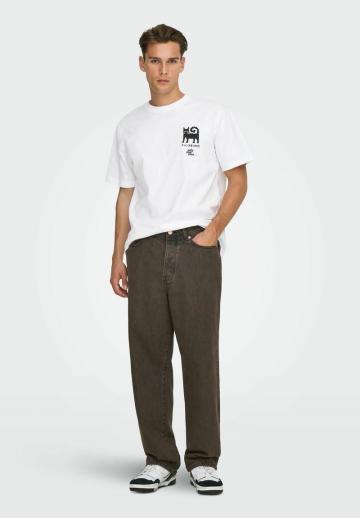 Прямые джинсы