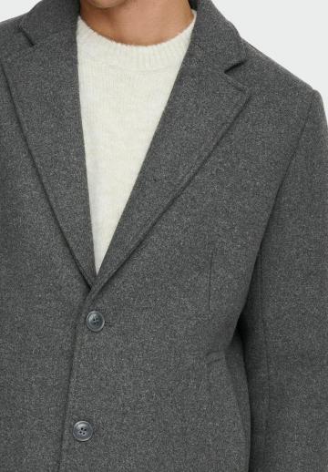 Короткое пальто