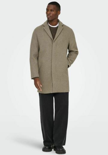 Короткое пальто