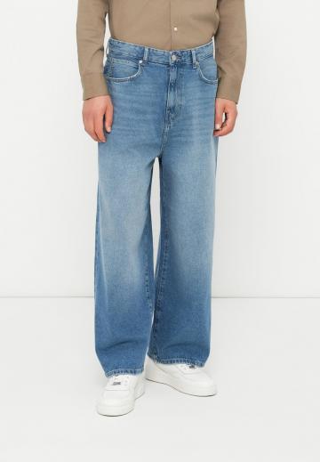 Свободные джинсы