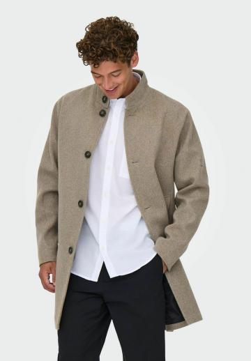 Короткое пальто