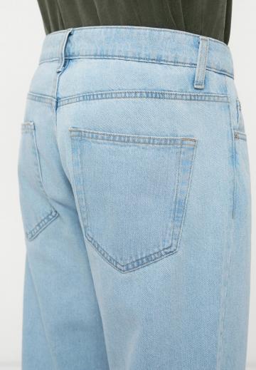 Прямые джинсы