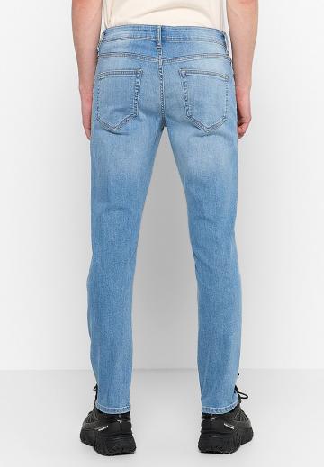 Узкие джинсы