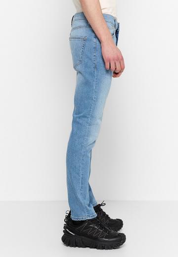 Узкие джинсы