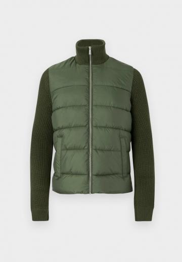 Зимняя куртка