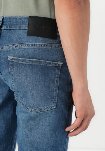 Узкие джинсы