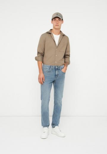 Прямые джинсы