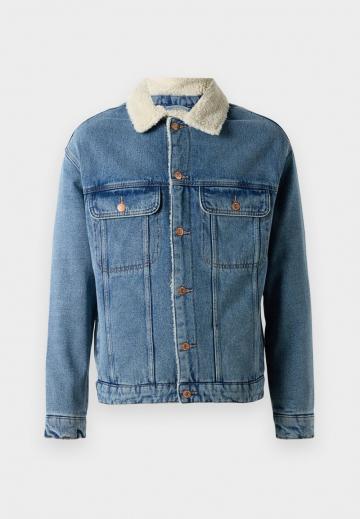 Джинсовая куртка
