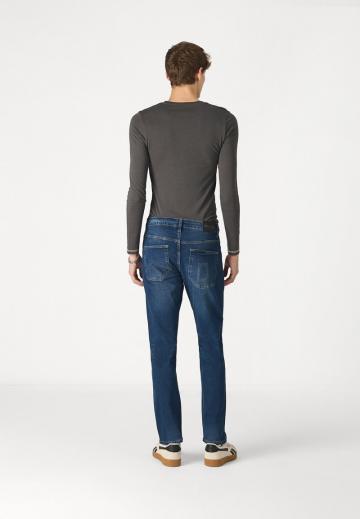 Прямые джинсы