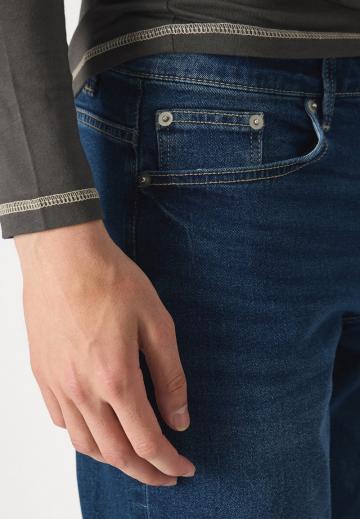 Прямые джинсы