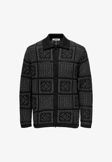 Вязаная кофта