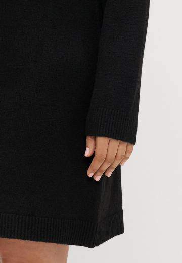 Вязаное платье