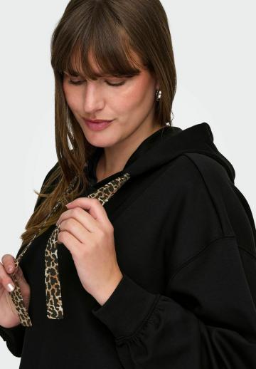 Пуловер с капюшоном