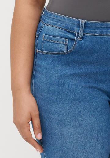 Узкие джинсы