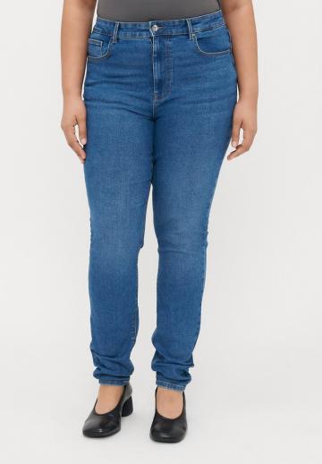Узкие джинсы