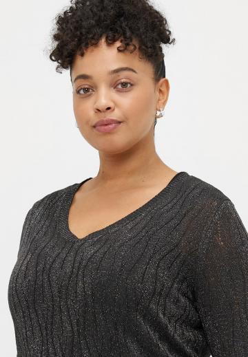 Пуловер с вырезом V