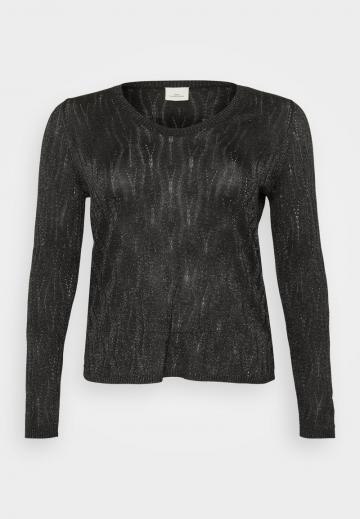 Пуловер с вырезом V