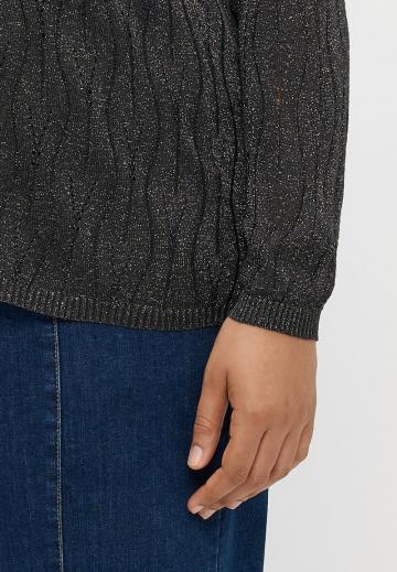 Пуловер с вырезом V