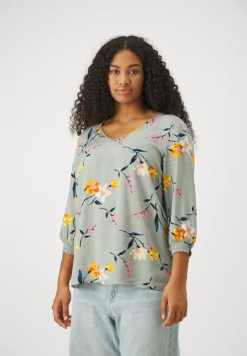 Атласная блузка