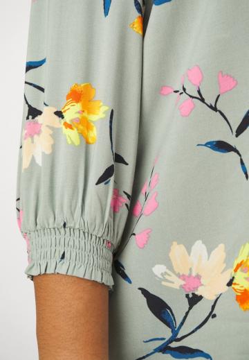 Атласная блузка