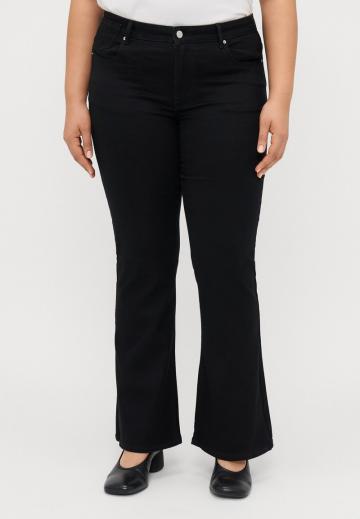 Клешеные джинсы