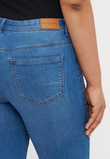 Узкие джинсы