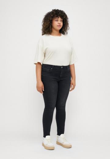 Узкие джинсы