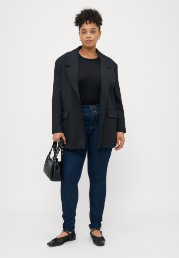 Узкие джинсы