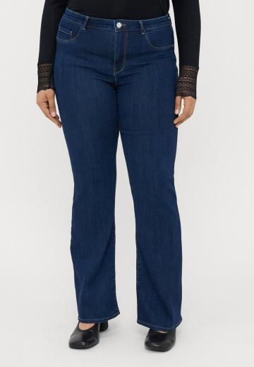 Клешеные джинсы